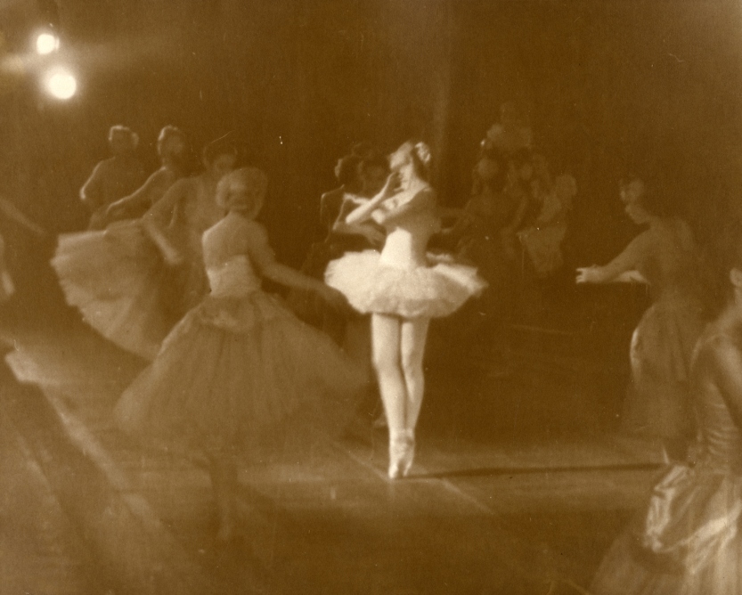 Celina Cummings in W. Christensen's "Nutcracker", 1944. (© San Francisco Ballet. Photo courtesy SFMPD.)